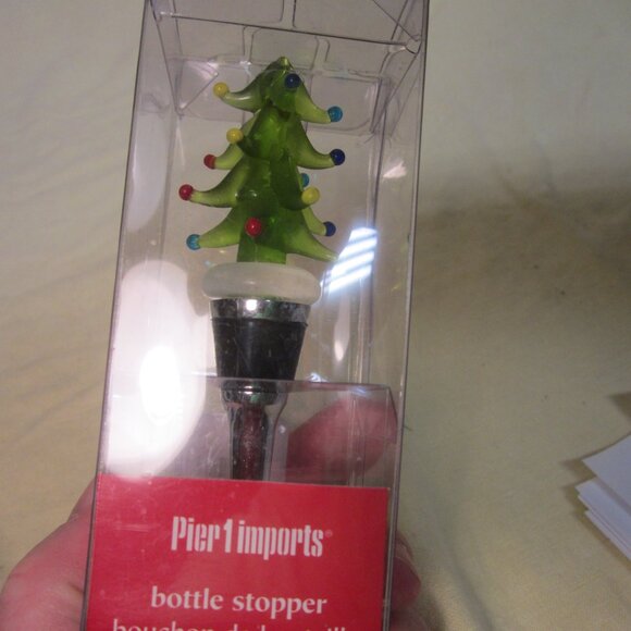 VTG PIER 1 IMPORTS CHRISTMAS TREE GLASS & METAL BOTTLE STOPPER - Picture 1 of 6